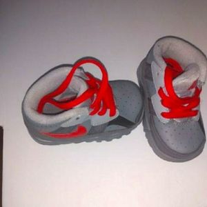 Nike5c toddler boys red,light gray,dark gray